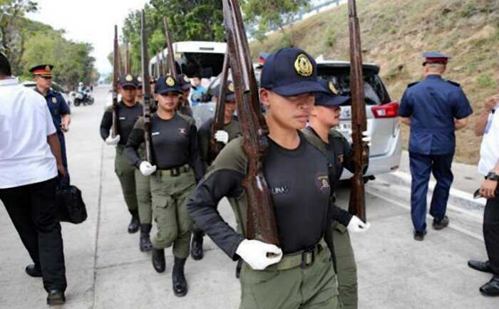 Президент Филиппин приказал расстреливать нарушителей карантина на месте