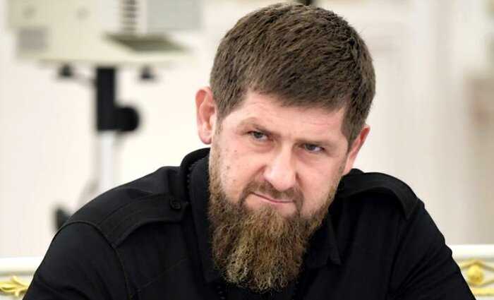 «Так и работаем»: Кадыров поощрил силовиков, отпинавших нарушителя карантина