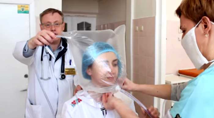 «Украинское ноу-хау»: врачи начали использовать пакеты вместо аппарата ИВЛ