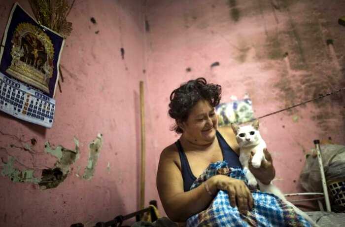 «Битва за еду»: как бедняки пытаются выжить во время карантина в Перу