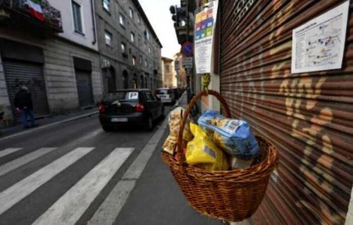 Итальянская мафия бесплатно раздает еду тем, у кого закончились деньги
