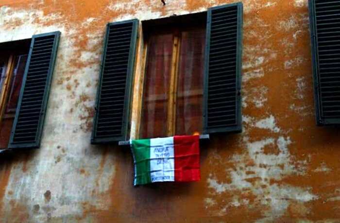 Итальянская мафия бесплатно раздает еду тем, у кого закончились деньги