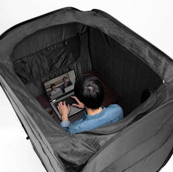 В связи с коронавирусом японцы придумали палатку для работы из дома