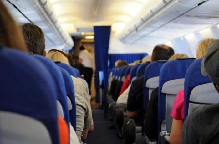 Секреты полета: стюардесса раскрыла самую нелепую просьбу пассажиров самолета