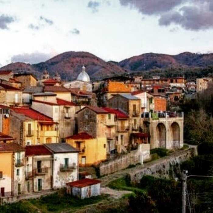 В Италии возобновились продажи домов за один евро