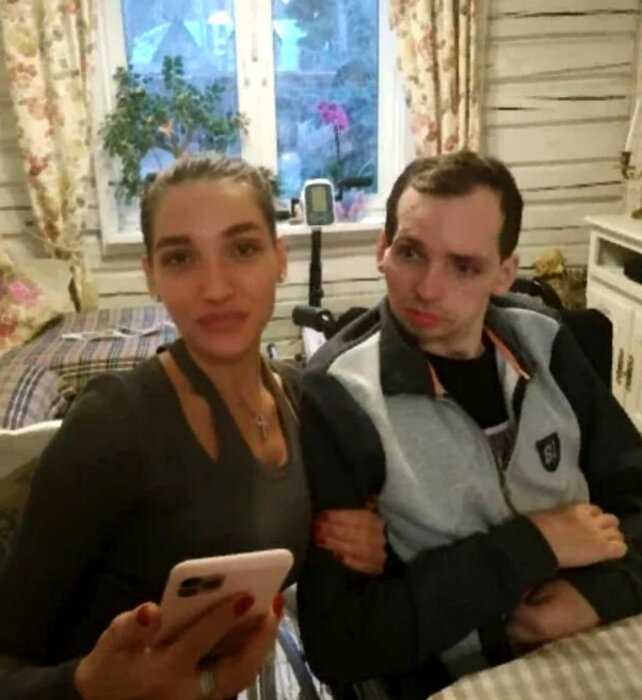 «Муж-инвалид не нужен?» — жена Алексея Янина оставила его с матерью и начала новую жизнь