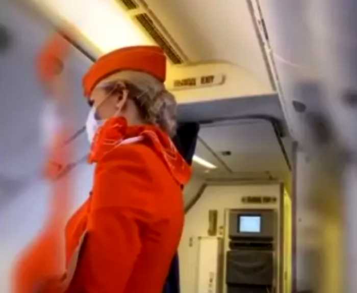 Елена Малышева была замечена в самолёте, выполнявшим рейс из Москвы в Нью-Йорк