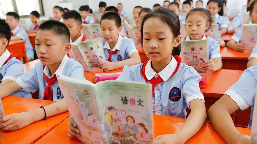 Учеба по 12 часов в день: несколько фактов из жизни китайских школьников