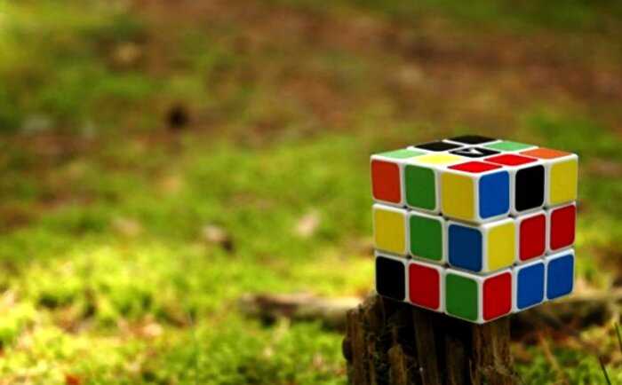 Создан самый маленький кубик Рубика в мире