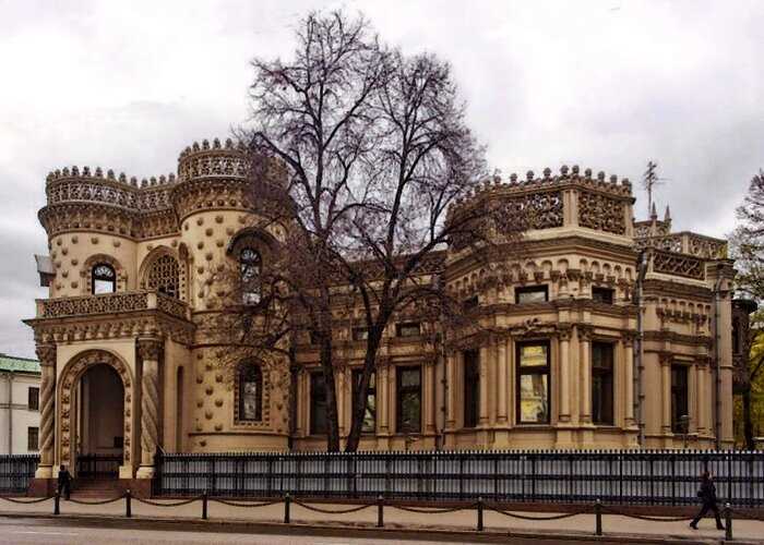 Почему особняк XIX века в Москве называют «домом дурака»