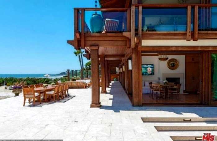 Дом Джеймса Бонда выставлен на продажу за $100 миллионов