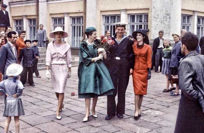 Как супермодели Christian Dior свели с ума СССР. Запрещенные фото из Москвы 1959 года