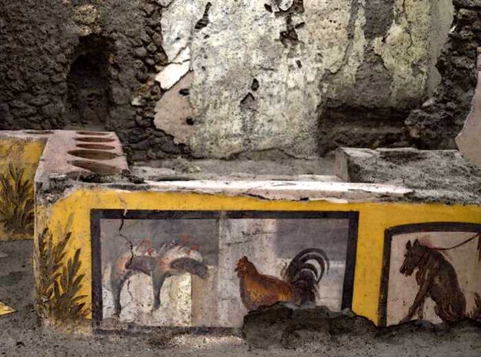 В Помпеях нашли хорошо сохранившийся прилавок древнего фаст-фуда