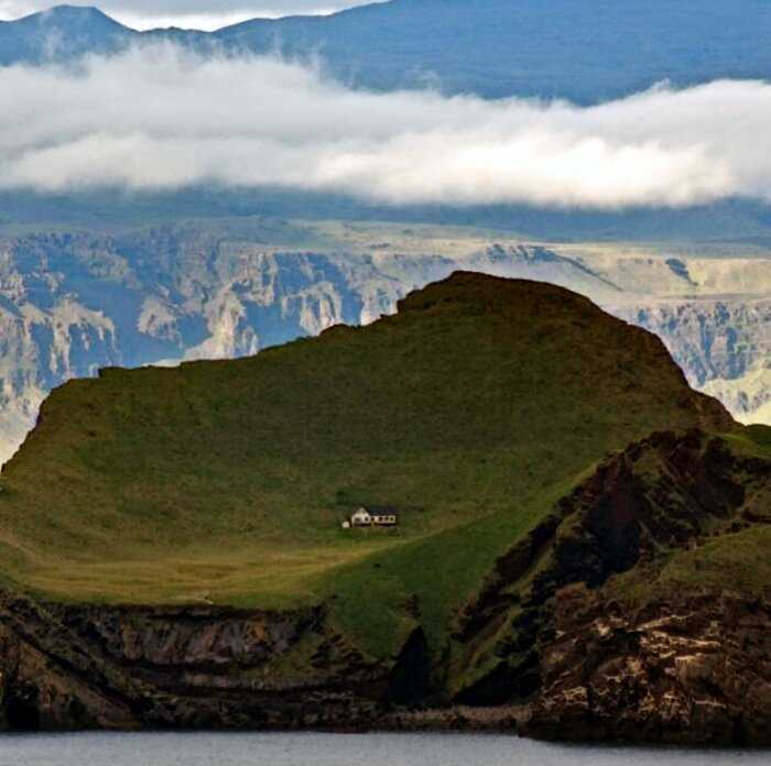 Какую тайну хранит «самый одинокий дом в мире», затерянный среди Атлантического океана