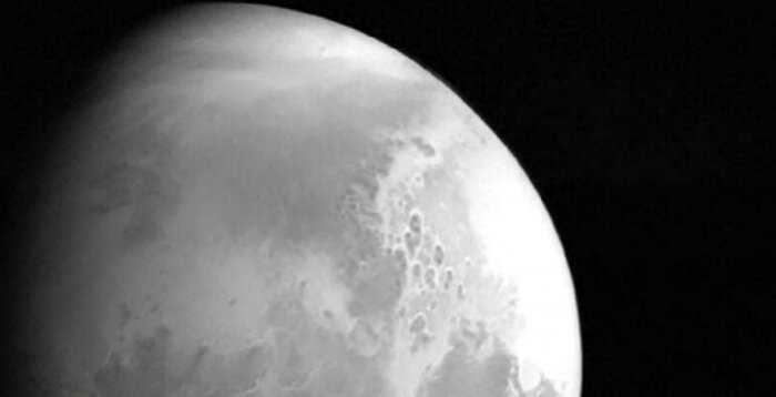 Китайский зонд показал Марс крупным планом