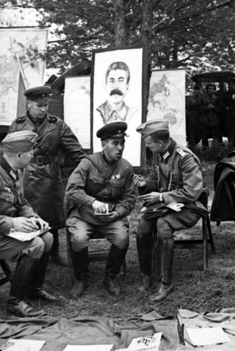 Как военные инженеры СССР обхитрили немцев при разделе Польши и забрали у них побольше территории
