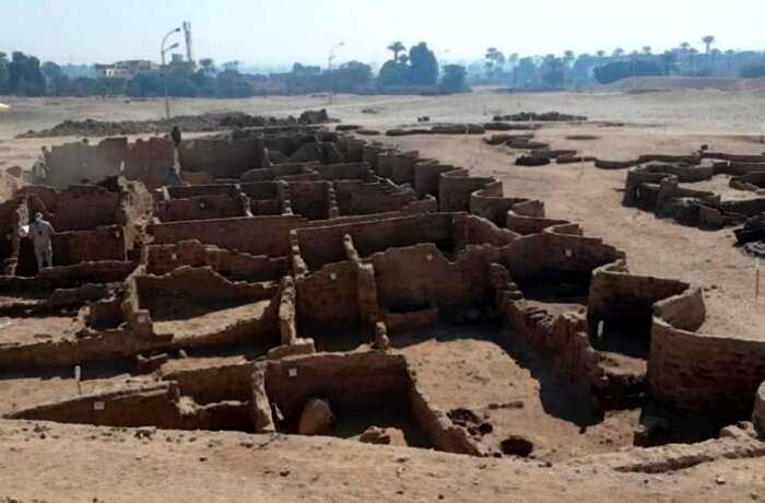 В Египте нашли скрытый под песком город возрастом более трех тысяч лет