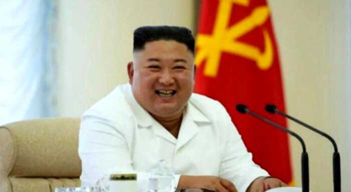 Ким Чен Ын запретил популярную американскую прическу и узкие джинсы