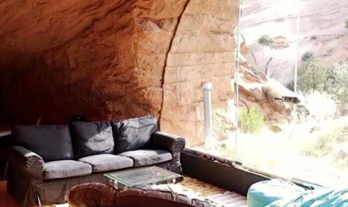 25 лет мужчина копал пещеры в горе. Когда он закончил, гора превратилась в подземный дом-дворец