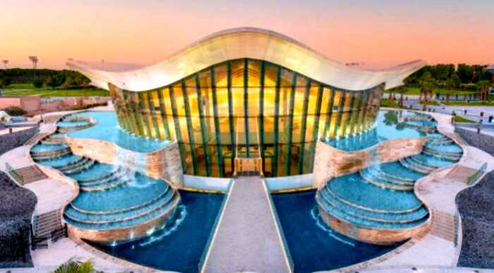 Вам и не снилось: В Дубаи открылся самый глубокий в мире бассейн для дайвинга, и там реально есть всё