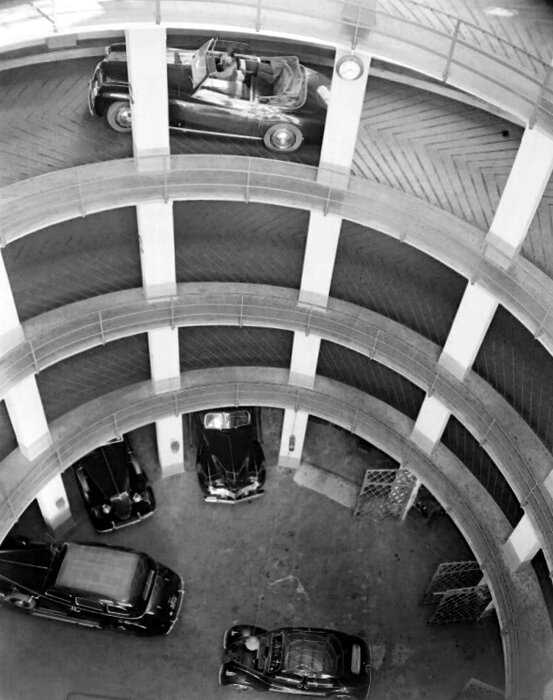 Как выглядели первые вертикальные парковки, 1920-1960 годы
