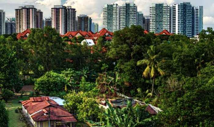 Сингапур самый богатый в мире город, но среди небоскребов 100 лет стоит деревня и жители отказываются продавать дома