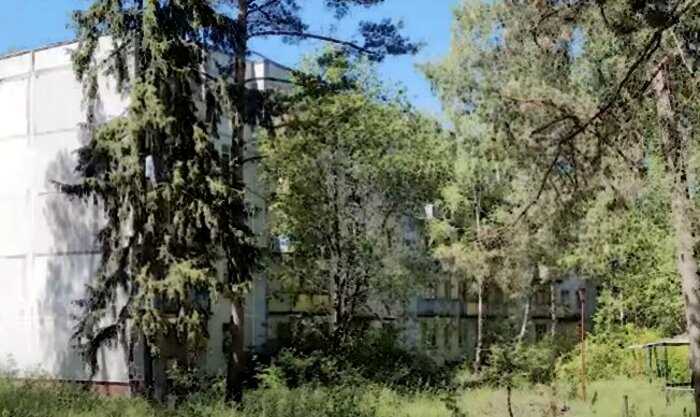 Туристы отъехали на 210 километров от Москвы и нашли в лесу город, где жилье можно взять бесплатно и никого нет