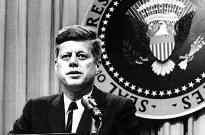 “Как по Стивену Кингу”: история “безумной” пропавшей сестры президента Кеннеди