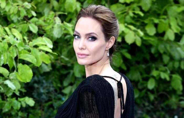 Анджелина Джоли частично парализовала. Врачи уверены — это из-за стресса от развода