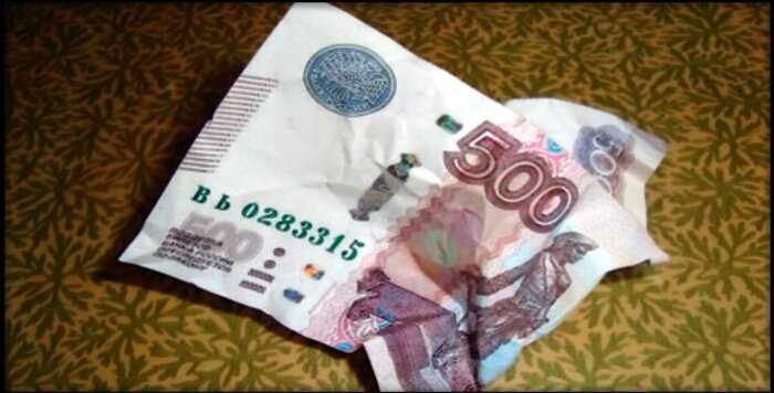 Женщину обвинили в краже 500 рублей, после того как она вернула владельцу барсетку с деньгами