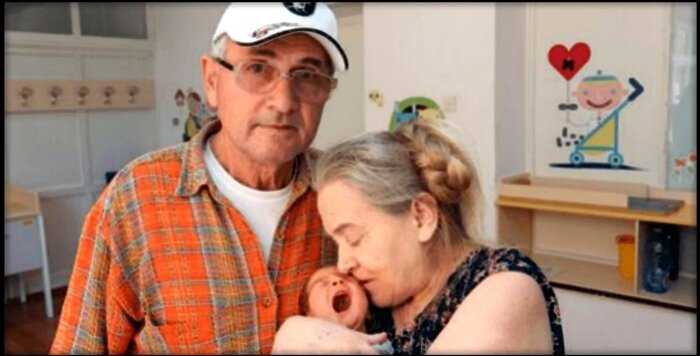 68-летний муж бросил 60-летнюю жену после того, как она родила ему ребенка!