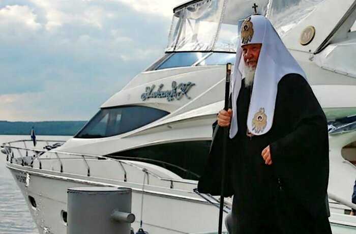 Патриарх Кирилл призвал россиян не стремиться жить богато и чрезмерно