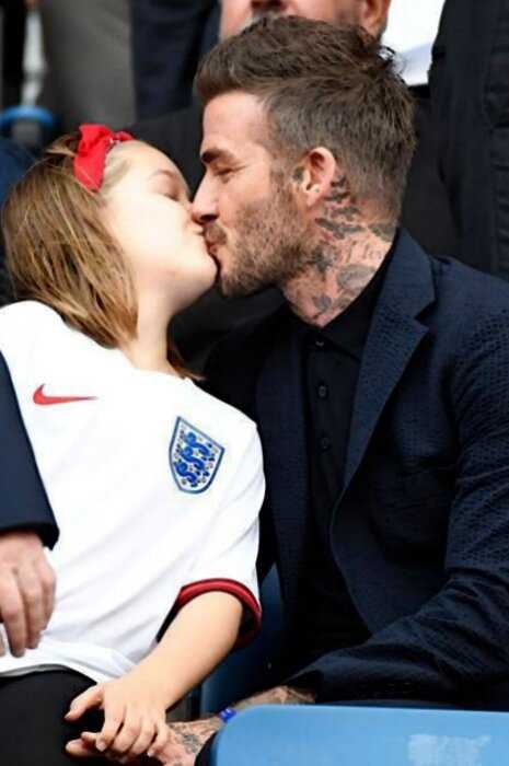 «Да сколько можно»: в сети возмущены очередным поцелуем Дэвида Бекхэма с дочерью