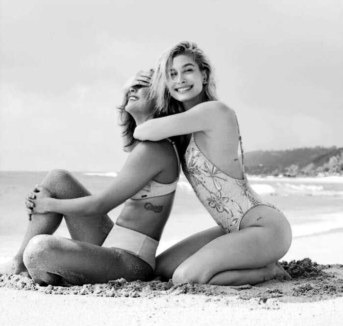 «Поза лягушки» —  новый тренд в пляжных фото, который сводит девушек с ума
