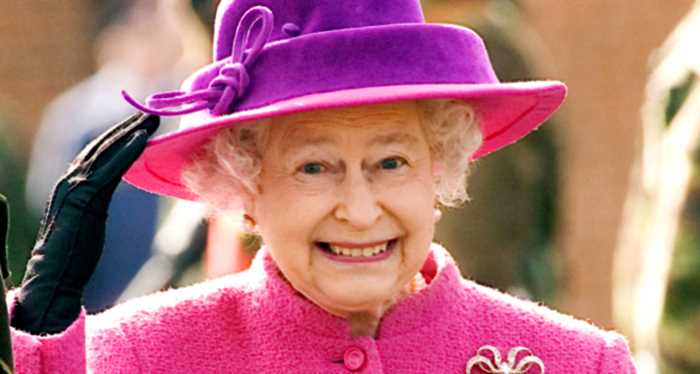 Чувство юмора ее величества: 5 забавных историй из жизни Елизаветы II