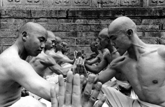 «Монахи Шаолиня»: сверхчеловеческие способности, которые ученые не смогли объяснить
