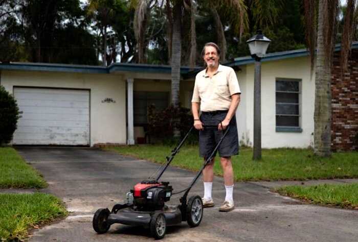 В США законопослушный мужчина не подстриг газон и лишился своего дома