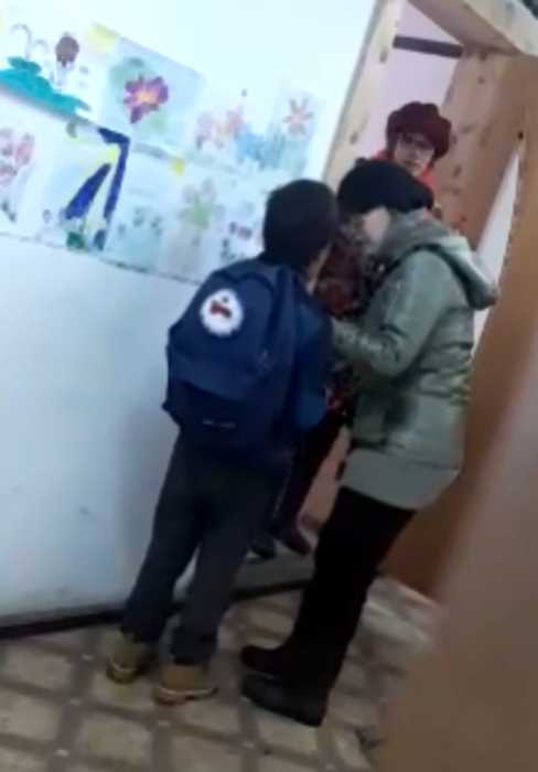 «Вытащу твою шкуру через задницу»: в Якутии учительница набросилась на ребенка