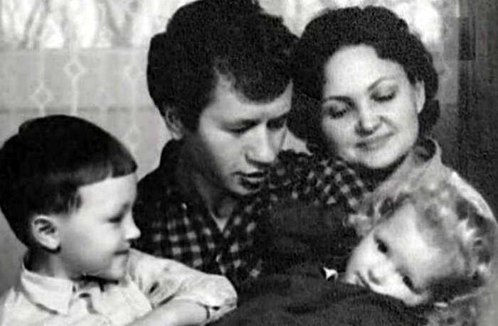 30 семейных снимков советских знаменитостей, в которых столько ностальгии