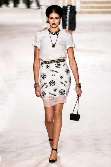 Chanel M&#233;tiers d’Art: роскошные образы показа