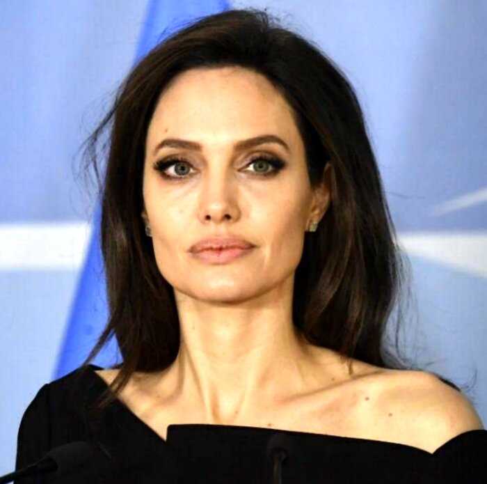 «С мужчинами покончено»: Анджелина Джоли закрутила роман с молодой актрисой