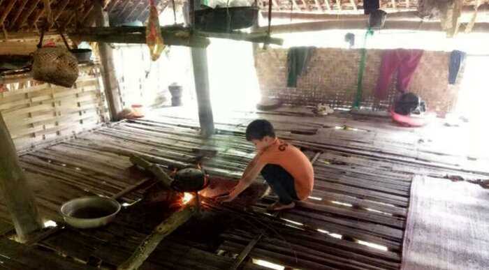 Во Вьетнаме10-летний мальчик отказался от усыновления и продолжил жить один