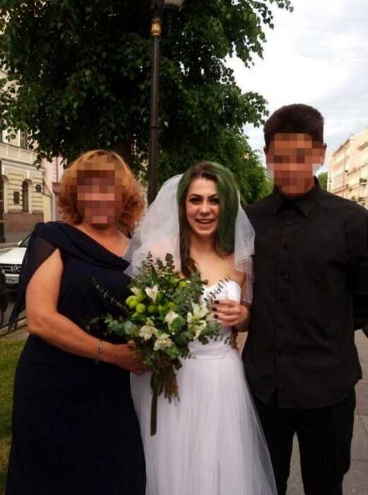Родственники не пришли на свадьбу британки, которые решила не брить волосы