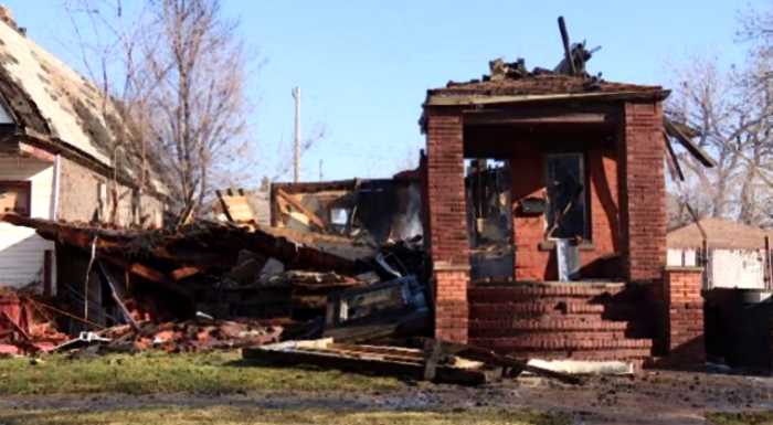 В США разгорелся скандал из-за селфи пожарных на фоне полыхающего дома