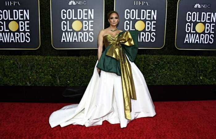 Платье Джей Ло от Valentino признали худшим нарядом на «Золотом глобусе»