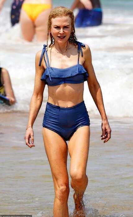 Папарацци огорчили поклонников 52-летней Николь Кидман ее пожухлыми пляжными фото