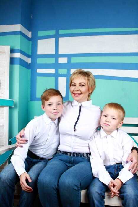 В России мальчик продаёт свои рисунки, чтобы помочь маме закрыть ипотеку