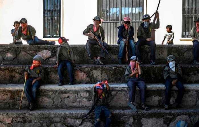 «Будущие члены картеля»: мексиканских детей учат обращаться с оружием с пяти лет