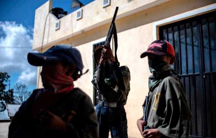 «Будущие члены картеля»: мексиканских детей учат обращаться с оружием с пяти лет