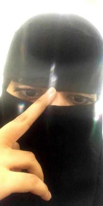 «Долой паранжу»: девушку из Саудовской Аравии затравили в сети за пляжные снимки